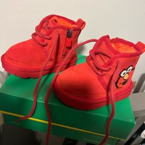 Elmo red uggs